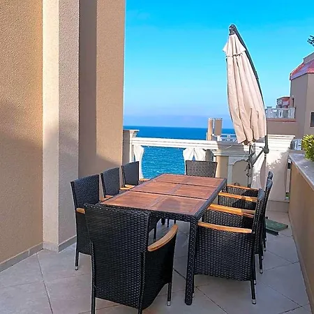 Luxurious And Panoramic At The Beach.