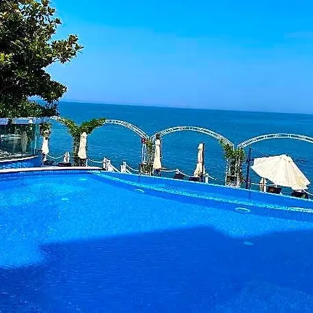 فندق Luxurious And Panoramic At The Beach. 5*