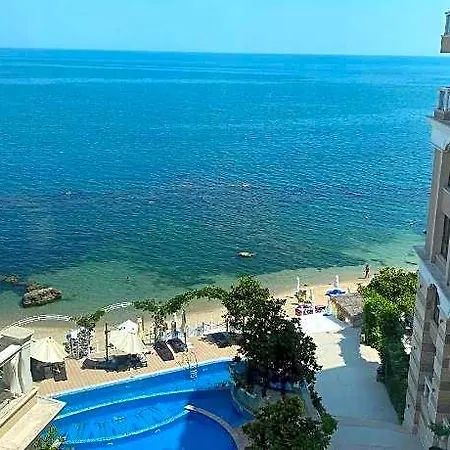 Luxurious And Panoramic At The Beach. فندق 5*