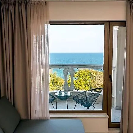 فندق Luxurious And Panoramic At The Beach. 5*